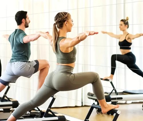 Yoga- en pilatesoefening voor een fitness spiegel van vierkante spiegels